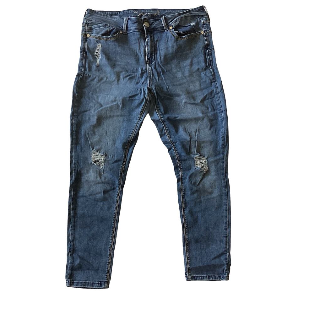 Seven Apparel Destroyed Jeans